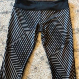 UA leggings capri